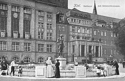 Foto Rathaus Schwertträgerbrunnen 1914